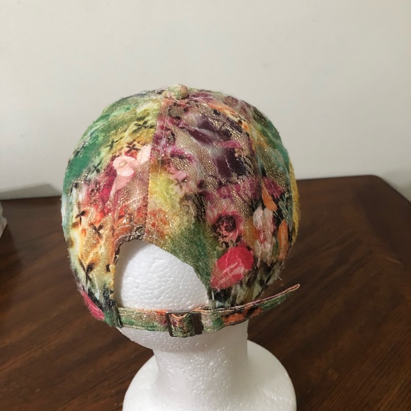 Multi color women’s LOVE cap - Picture 2 of 5